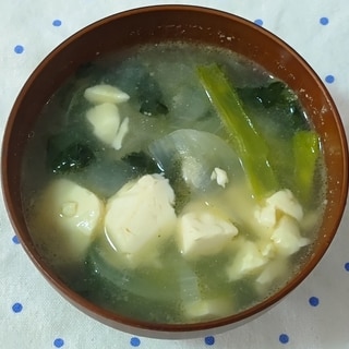 小松菜と豆腐と玉ねぎのあっさりスープ